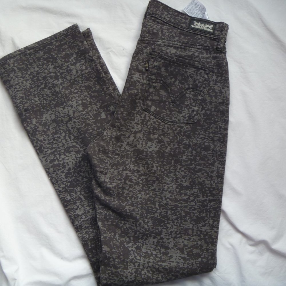 Women's sz 6 Levi's high rise/straight leg
